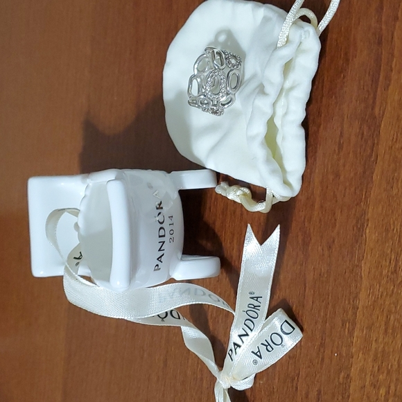 Pandora - "Circle of Friends" - RETIRED - Picture 10 of 12